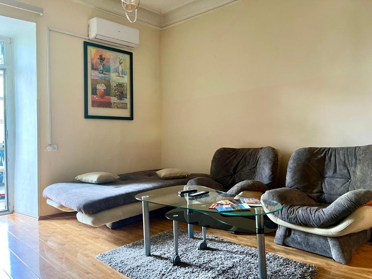 Apartment In Old Tbilisi Orbeliani Square Eksteriør bilde